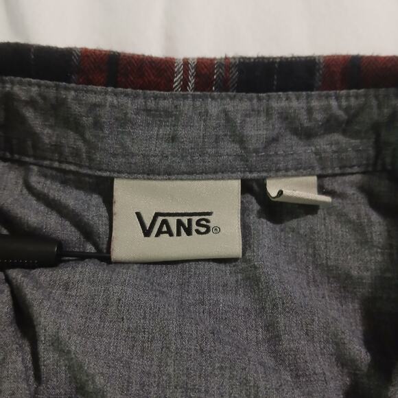 VANS XL 100% Cotton Red/Black Plaid Long-Sleeved Button-Up Flannel Shirt - Picture 2 of 13